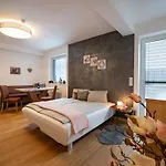 Klocker Apartman