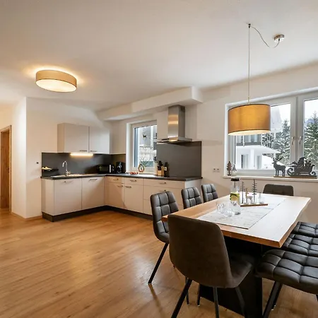 Klocker Apartment *